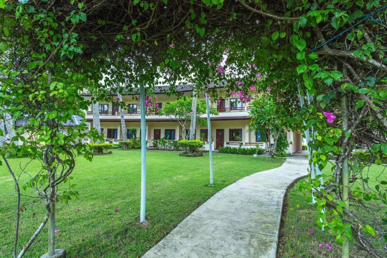 Capital O 2796 Medana Bay Marina Hotel Tanjung  ภายนอก รูปภาพ